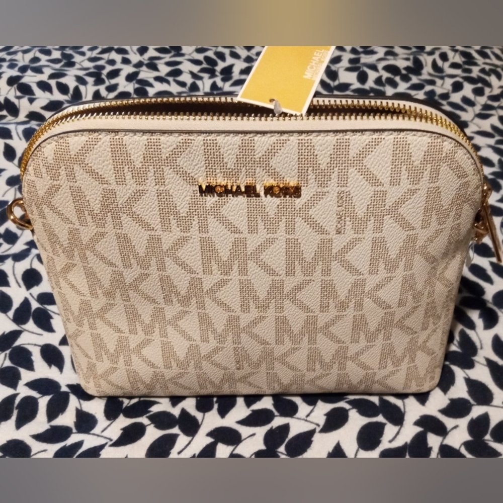 MICHAEL Michael Kors Cindy Lg Dome Crossbody